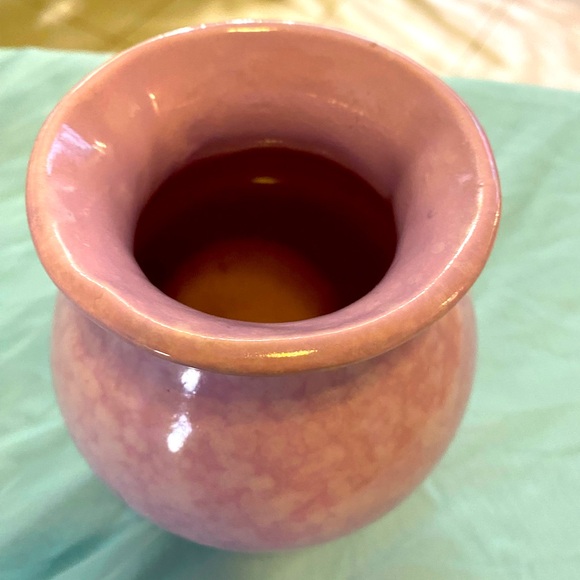 VINTAGE PINK POTTERY VASE - Picture 5 of 5